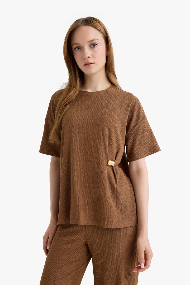 DeFacto Brown Woman Regular Fit Crew Neck Crepe T-Shirt Casual - Image 3
